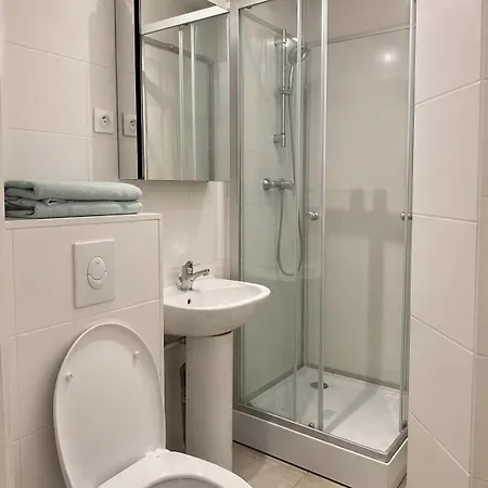 4 Personnes Plages & Climatisation Apartmán *